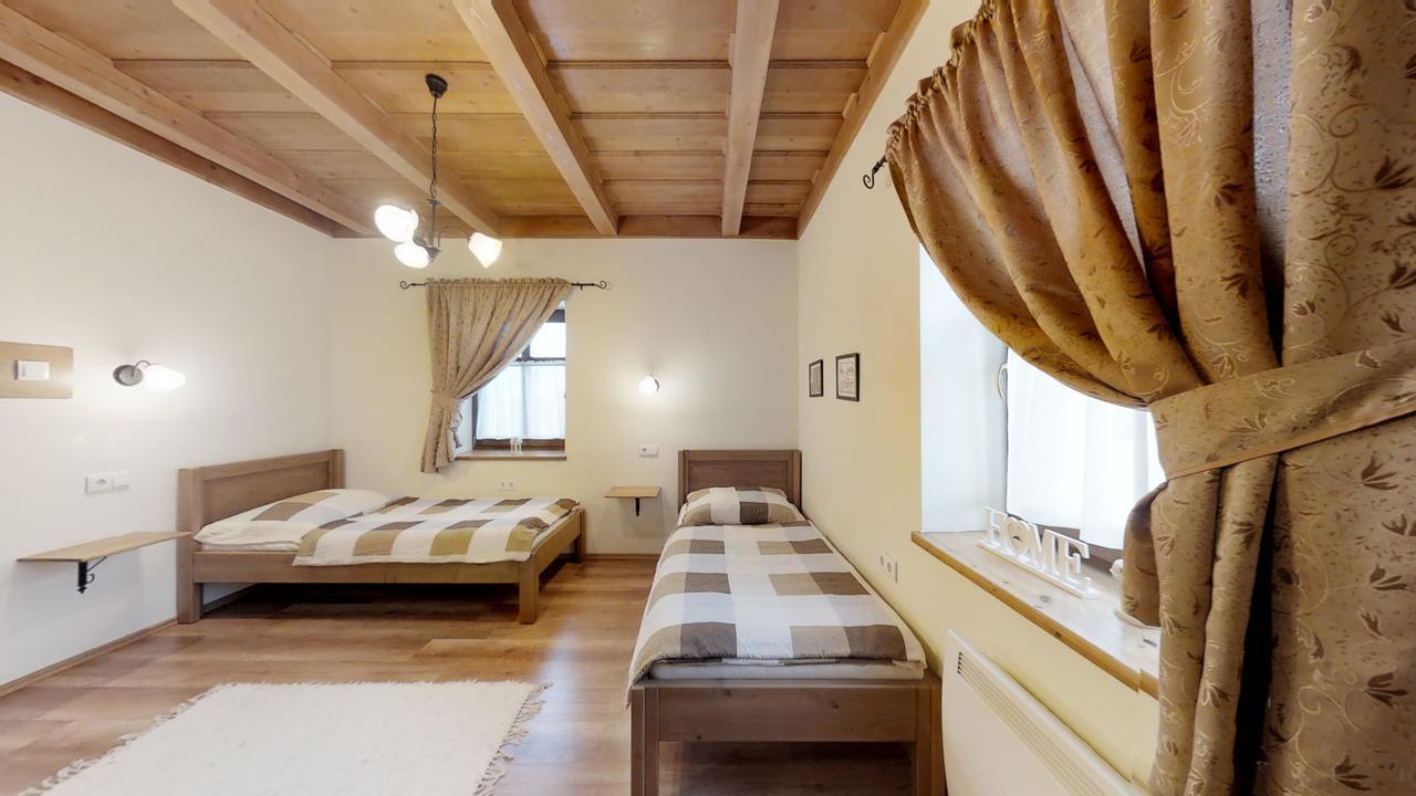 Toth Vendeghaz Es Apartmanhaz Ujfeherto Exterior foto